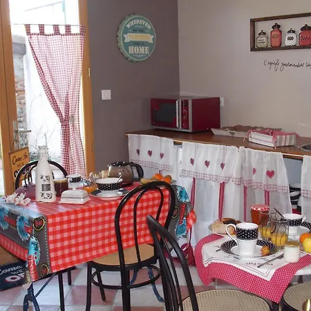 L'escale De La Pradelle Bed and Breakfast *